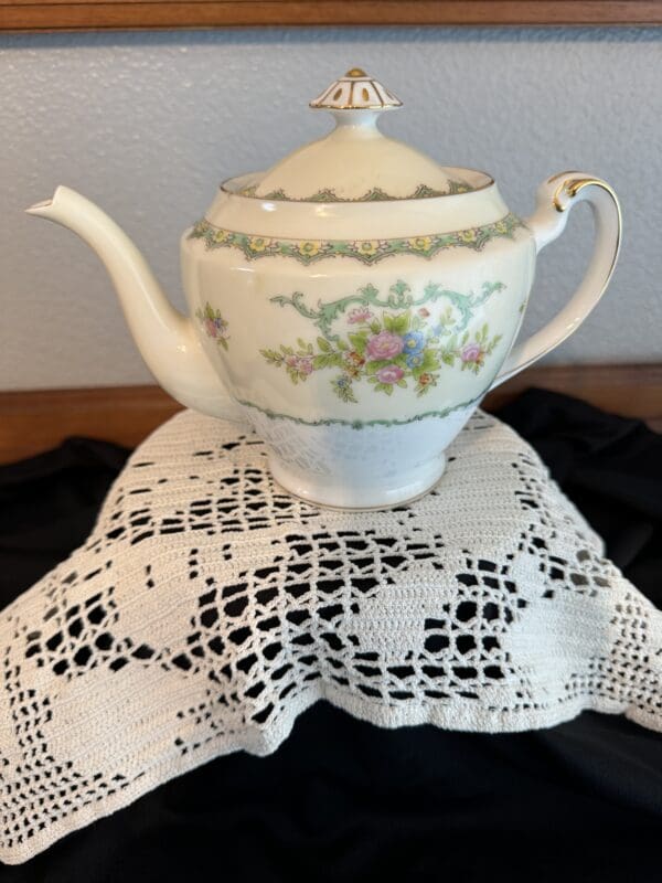 Vintage Noritake Teapot - Image 2